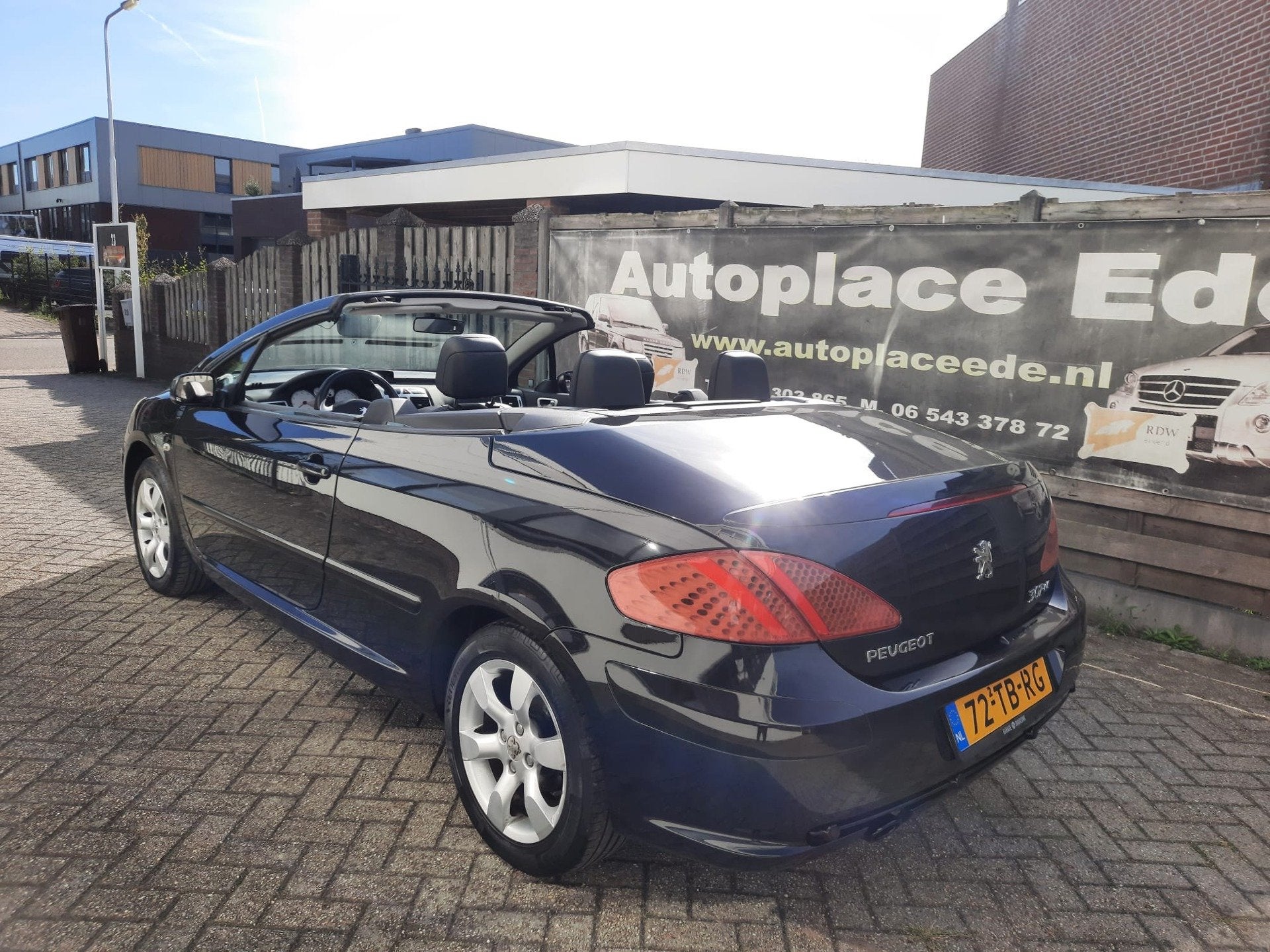 Peugeot 307 CC 2.0-16V CABRIO AUTOMAAT AIRCO 2006, Auto's, Peugeot, Gebruikt, Zwart, 4 cilinders, Cabriolet