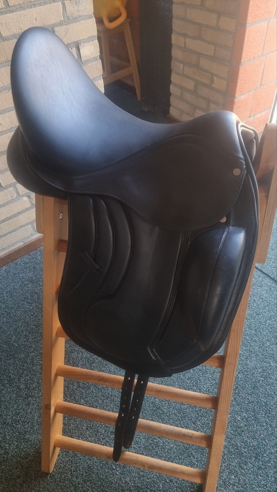 rossner burlington dressuurzadel nog als nieuw, Dieren en Toebehoren, Paarden en Pony's | Zadels, Ophalen, L (17.5 inch), Kniewrongen