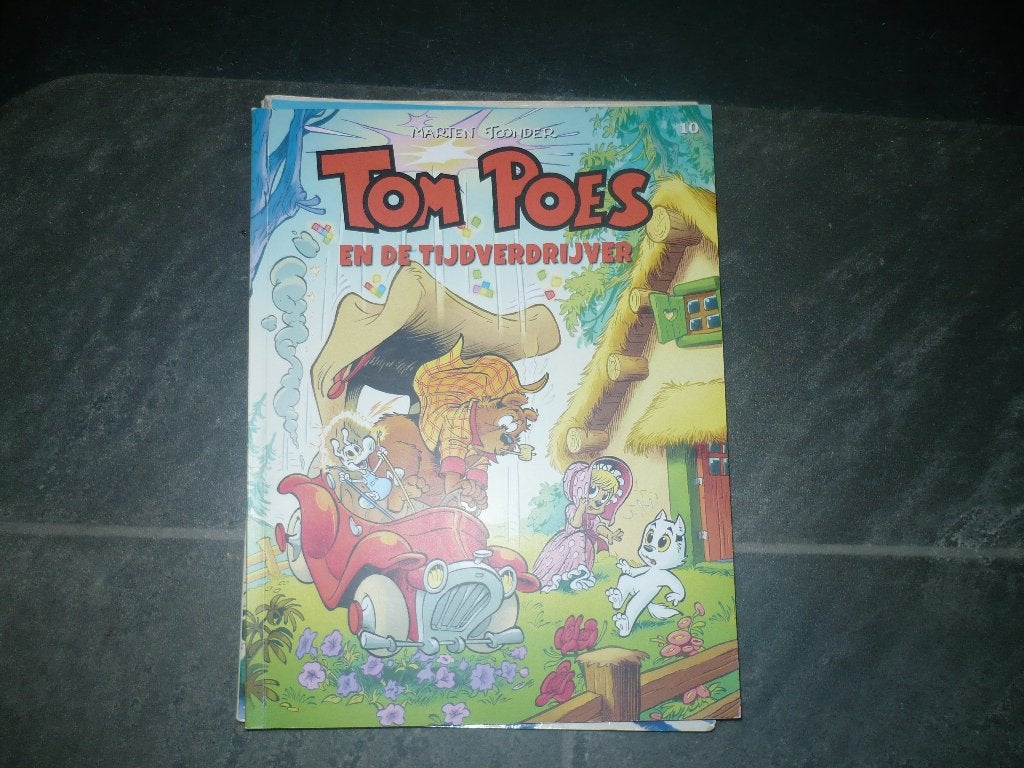 4 tom poes strips en 1 pocket en 1 oblong uitgave, Marten Toonder, Meerdere stripboeken, Ophalen, Gelezen