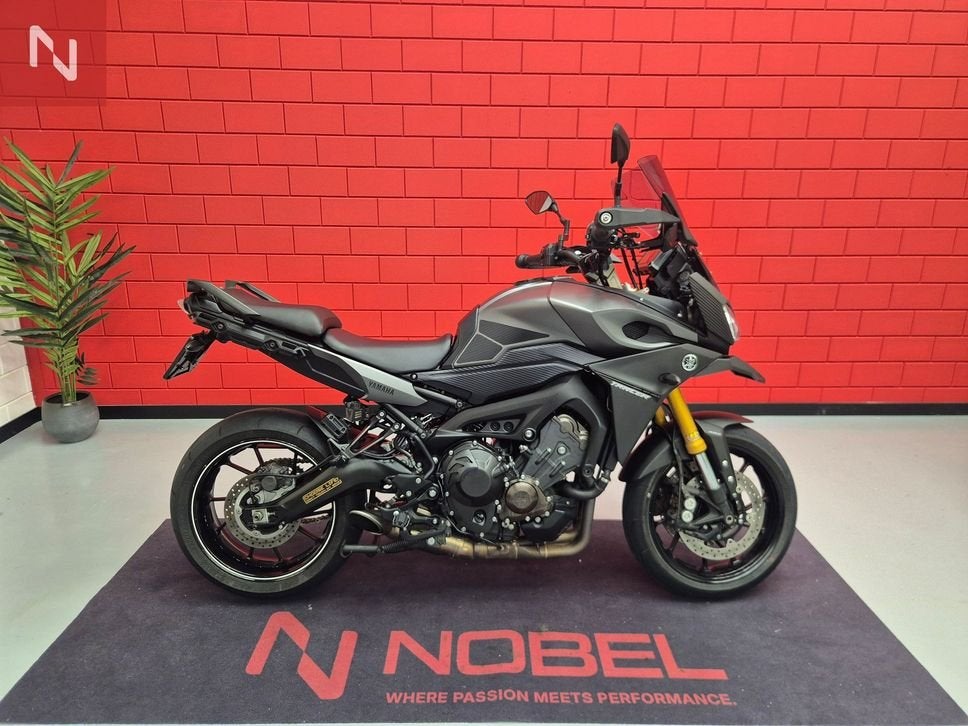 YAMAHA MT 09 Tracer 900 Akrapovic VOL, Motoren, Motorrijbewijs A, Bedrijf, Meer dan 35 kW, YAMAHA