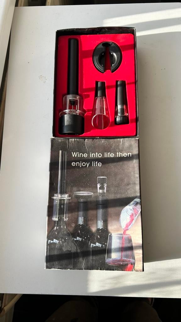 Wijnopener set met kurkentrekker, schenker en vacuümstop, Ophalen, Overige typen, Kunststof, Nieuw