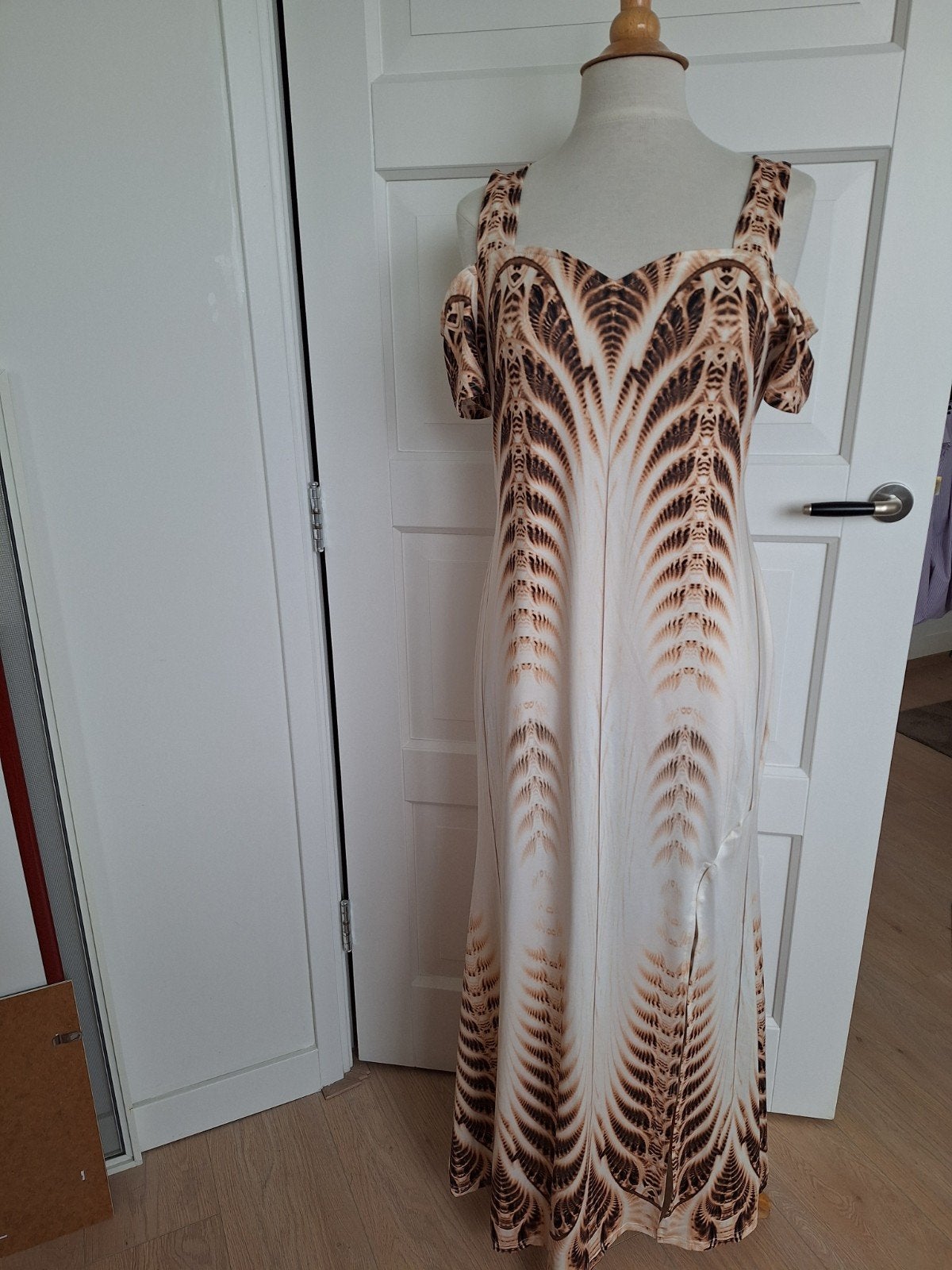 Lange jurk Shein Lady mt 40 42 Nieuw, Bruin, Maat 42/44 (L), Ophalen of Verzenden, Zo goed als nieuw
