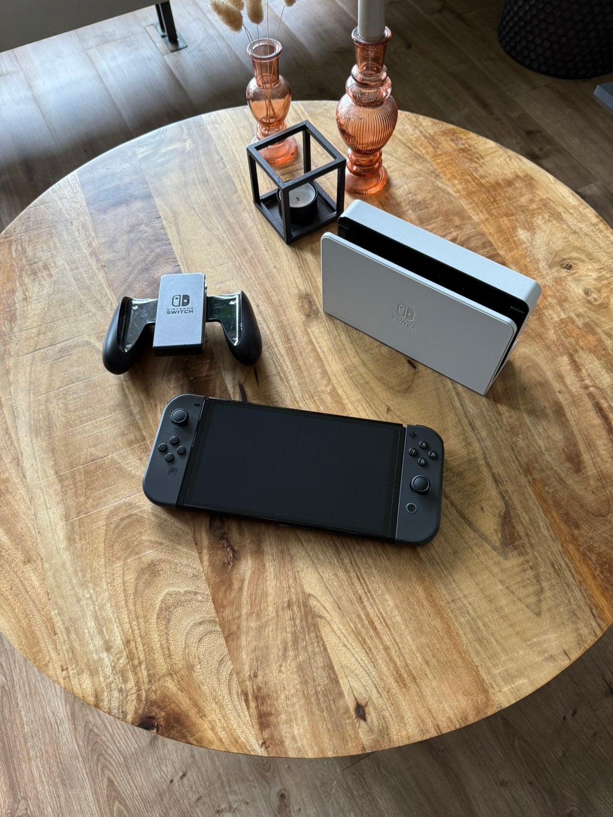 Nintendo Switch Oled met MicroSD card van 256GB!