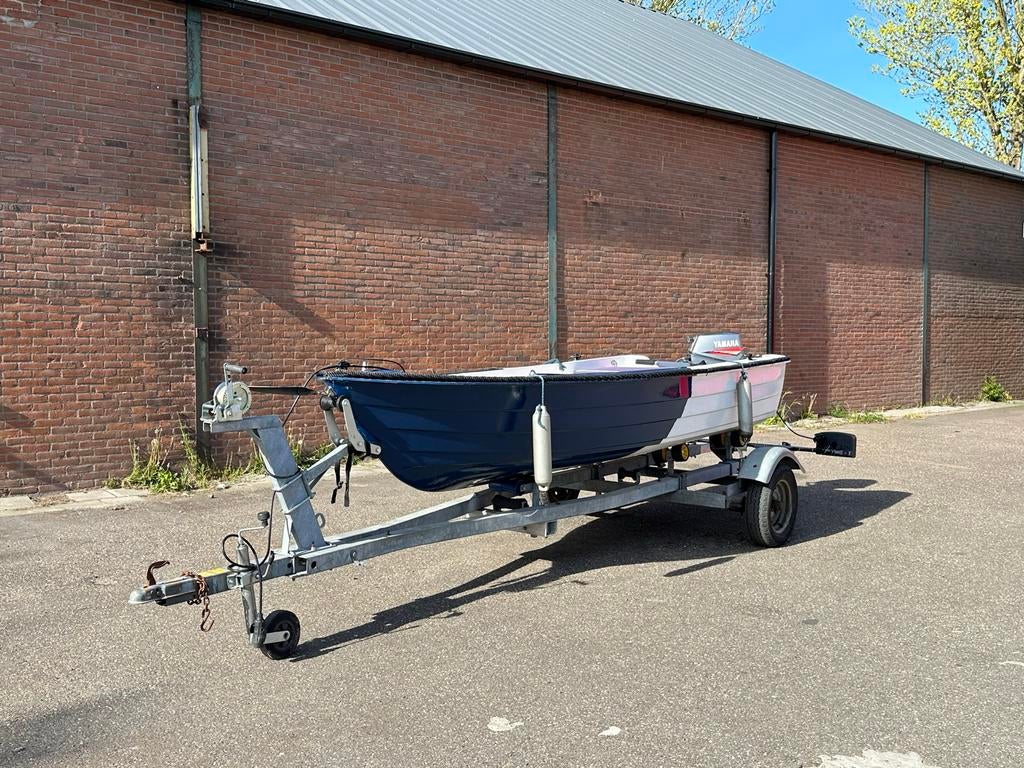 Boot met Yamaha 6pk en knappe trailer - Compleet vaarklaar!, Watersport en Boten, Vis- en Consoleboten, Ophalen, Gebruikt, Tot 10 pk