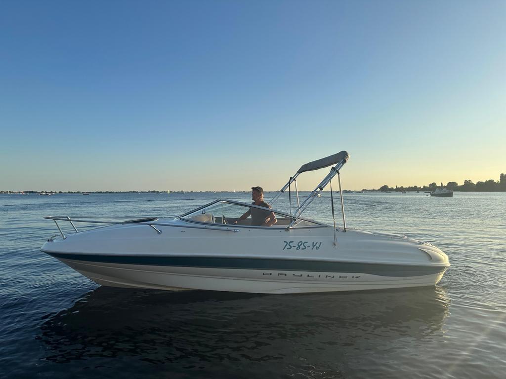 Prachtige Bayliner Capri 2000 - 220PK - Snelvarend, Watersport en Boten, Motorboten en Motorjachten, Ophalen, Gebruikt