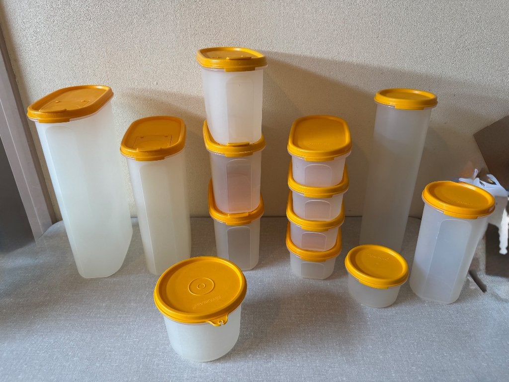 Z.G.A.N. ruimtespaarders voorraad bakken TUPPERWARE - GEEL, Ophalen of Verzenden, Zo goed als nieuw, Geel, Bak of Kom