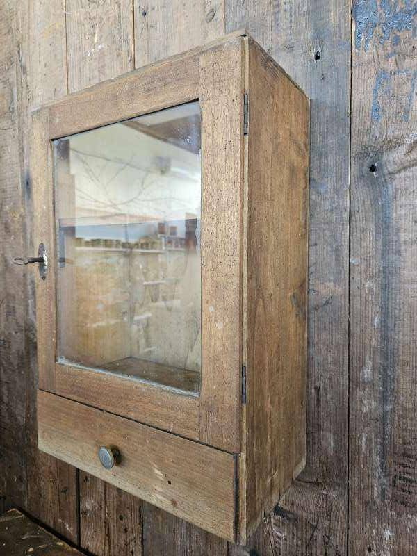 oud frans vitrinekastje ``WOONWINKEL RUSTIEK``, Ophalen of Verzenden