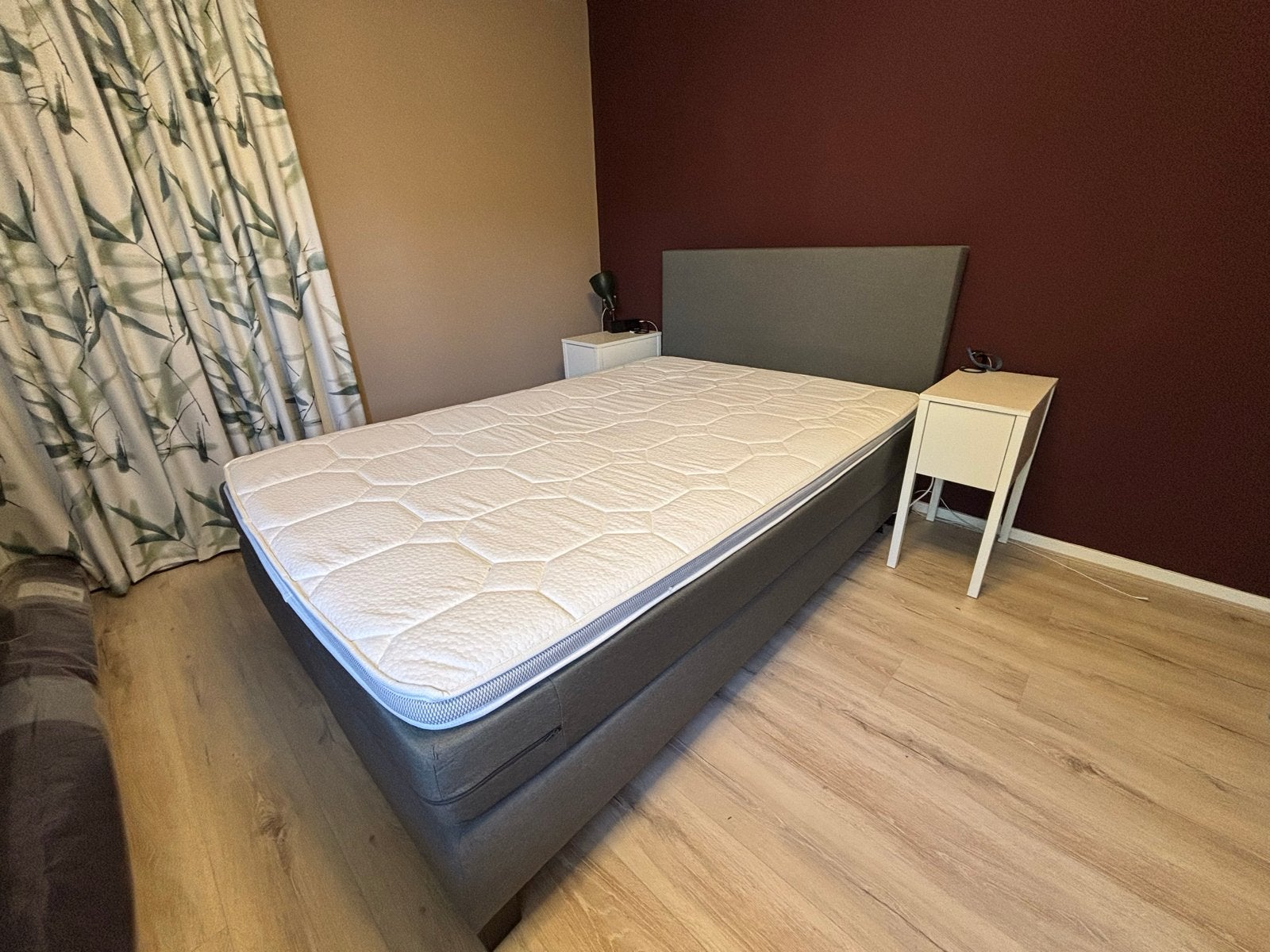 Comfortabel bed 140x210 met hoofdbord, Ophalen, Gebruikt, 210 cm, Tweepersoons