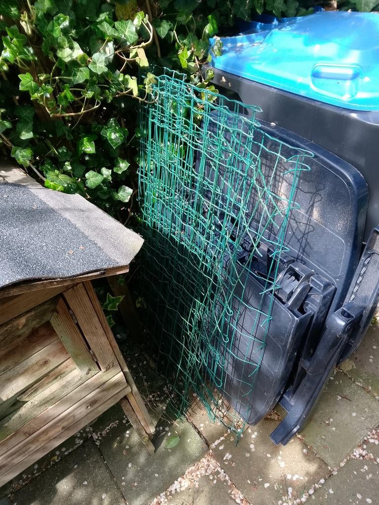 Gaas, PVC buizen en grastapijt, Ophalen, Gebruikt