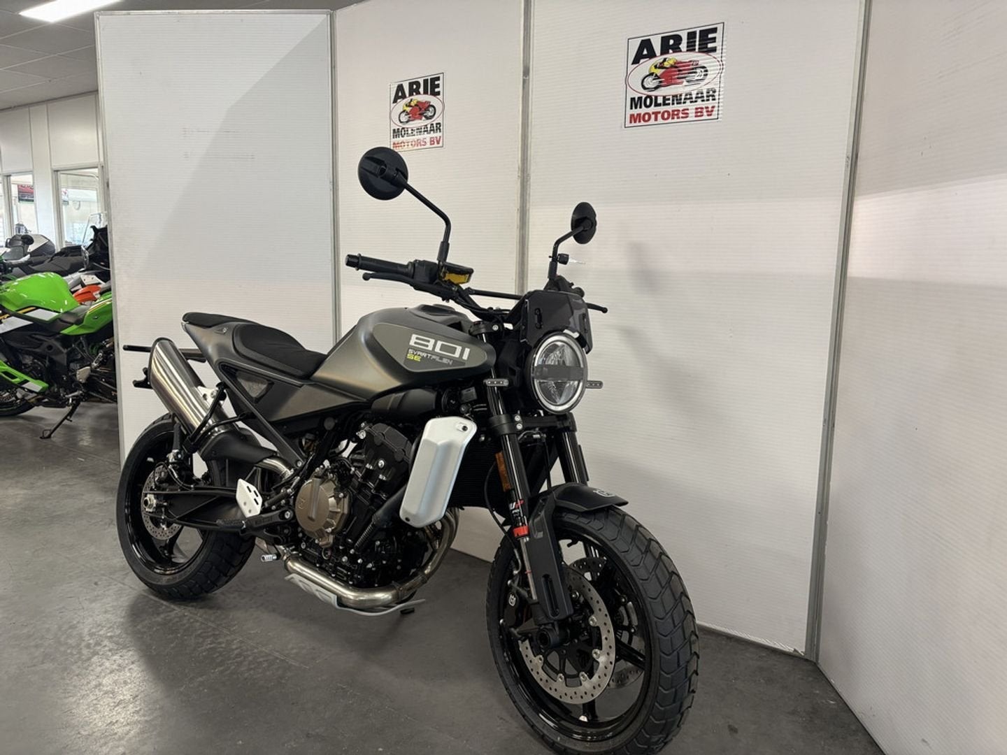 Husqvarna SVARTPILEN 801 (bj 2026), Motoren, Motoren | Husqvarna, 2 cilinders, Bedrijf, Onbekend, Meer dan 35 kW