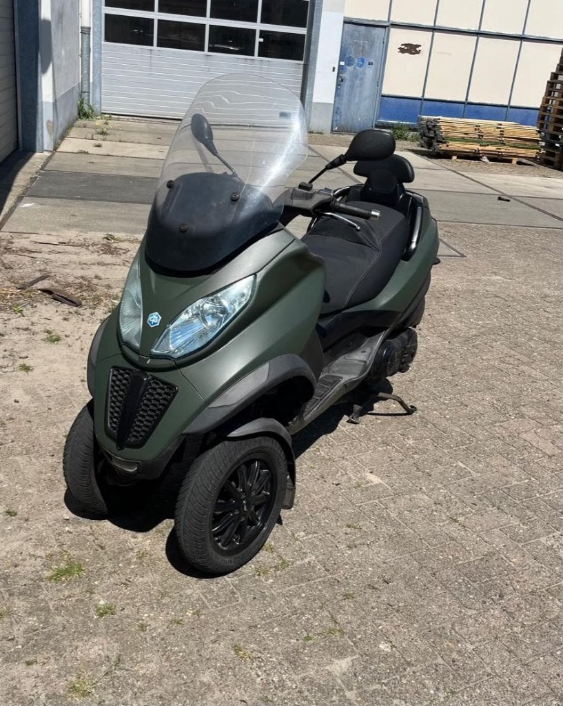 Piaggio MP3 LT 500 | 2012 | 22.457 km | Matgroen, Motoren, Motoren | Piaggio, Scooter, Motorrijbewijs A, Gebruikt, Particulier