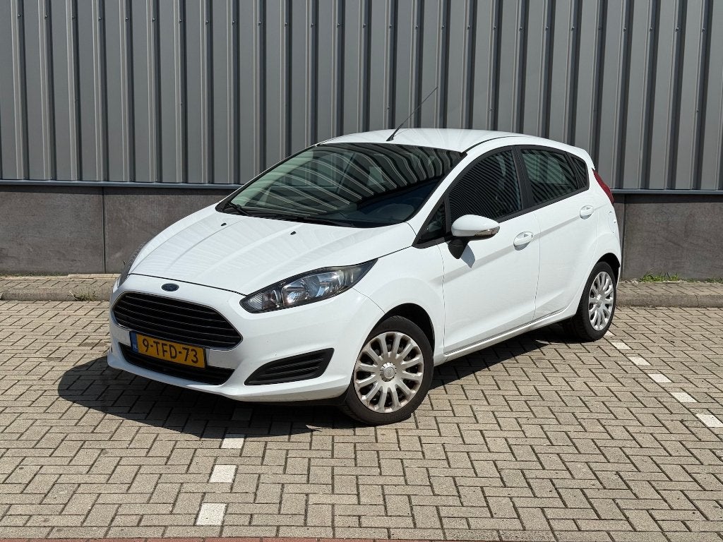 Ford Fiësta 1.0 59KW/80PK 5D 2014 Wit Dealer onderhouden, Auto's, Ford, Voorwielaandrijving, Euro 5, Stof, 40 €/maand