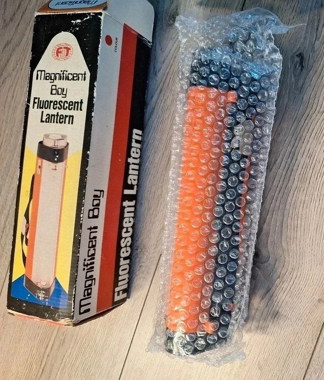 Retro campinglamp oranje Magnificent Boy – nieuw, Caravans en Kamperen, Ophalen of Verzenden, Nieuw