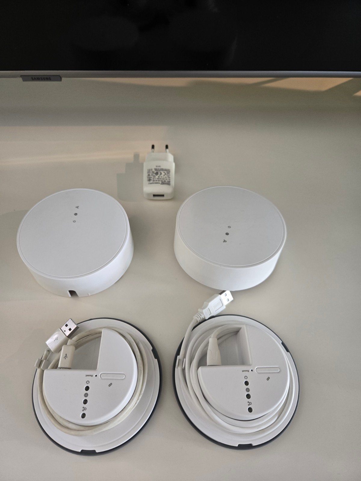 2x IKEA TRÅDFRI Hub met kabels en lader, Ophalen of Verzenden, Zo goed als nieuw, Router, IKEA
