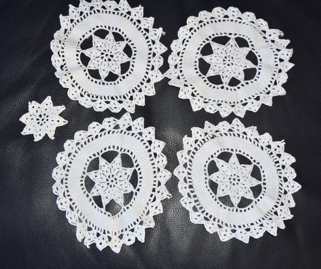 Set 6 brocante gehaakte kleedjes, Verzenden