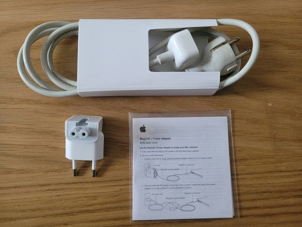 Apple MagSafe 2 Oplader met EU-stekker en handleiding, Ophalen of Verzenden, Gebruikt, Apple