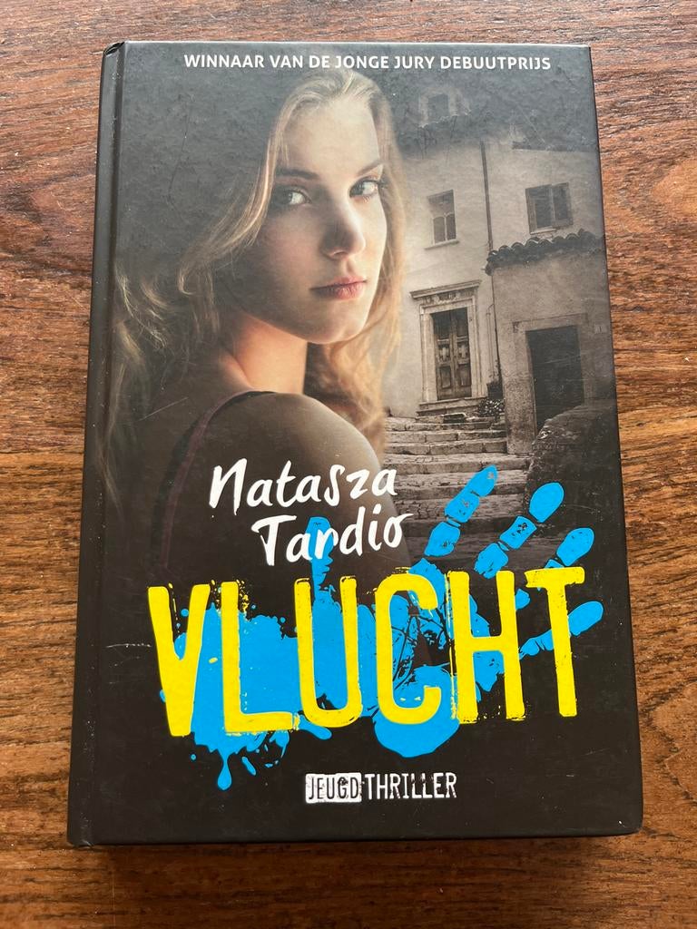 Vlucht - Natasza Tardio (Jeugdthriller), Boeken, Ophalen of Verzenden, Gelezen, Nederland