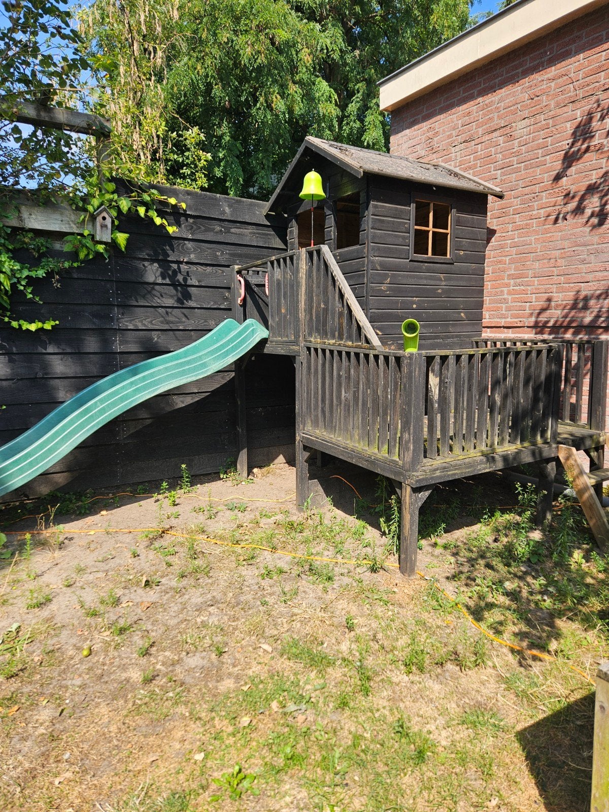 Houten speelhuisje met glijbaan, Ophalen, Gebruikt, Hout