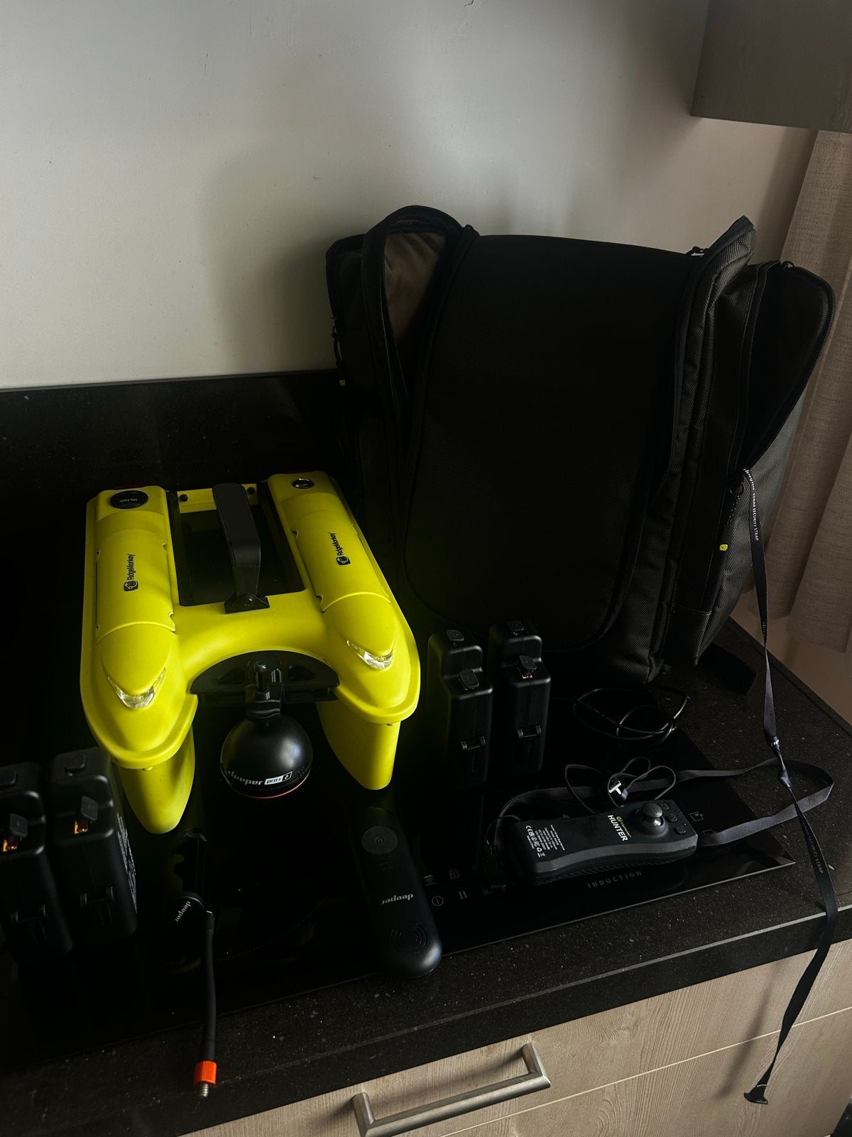Hunter 750 Hi Viz voerboot met 4 accu's en tas, Ophalen, Zo goed als nieuw, Overige typen