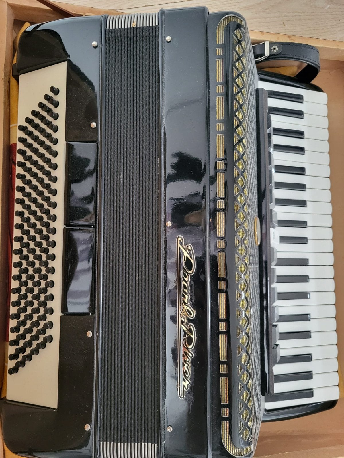 Accordeon Pearl River, Ophalen, Zo goed als nieuw, Overige merken, Met koffer