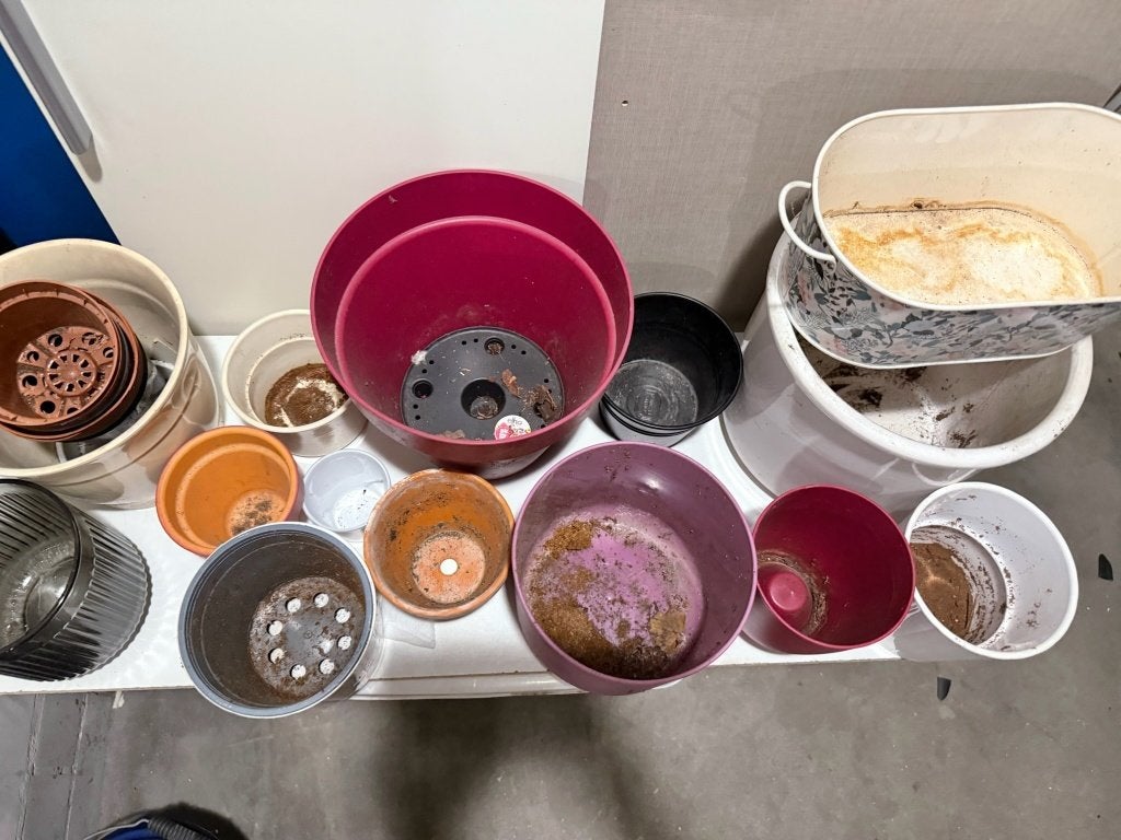 Grote partij bloempotten diverse maten en kleuren, Kunststof, Gebruikt, Rond, Ophalen of Verzenden