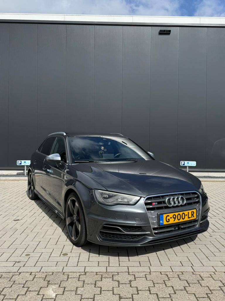 Audi S3 2.0 Tfsi 221KW Quattro 2015 Grijs Pano, Auto's, Audi, S3, Zwart, 4 cilinders, 1984 cc