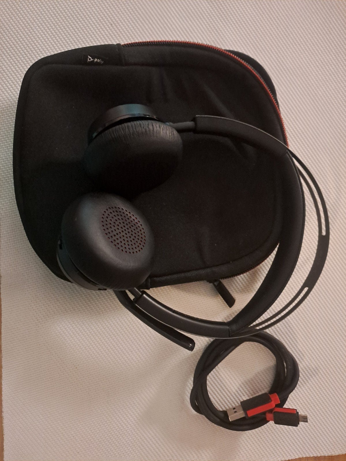 HP Voyager Focus 2 met ANC, laadsnoer en originele hoes, Ophalen of Verzenden