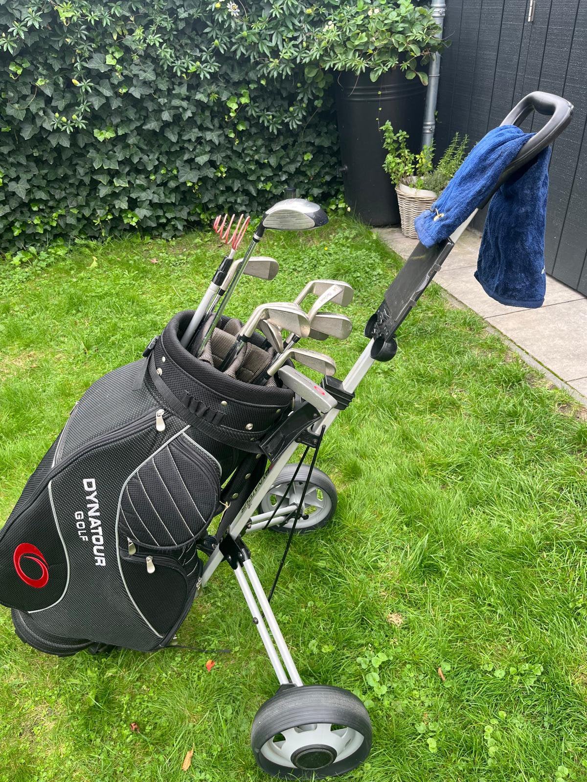 Zeer complete golfset heren met luxe tas, trolley etc, Sport en Fitness, Ophalen, Gebruikt, Set