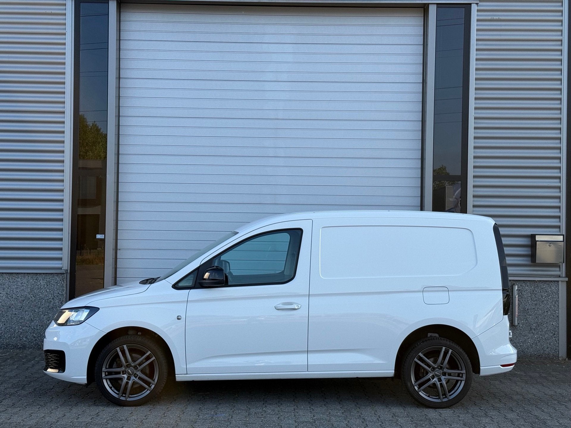 Volkswagen Caddy Cargo 2.0 TDI AUT Camera Navigatie 122PK, Stof, Gebruikt, Euro 6, 4 cilinders