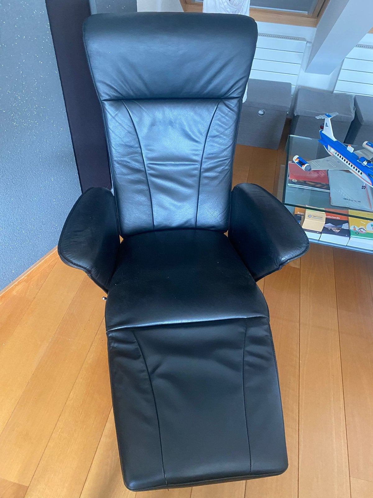 Leder zwarte fauteuils 4 stuks zwart! Klok gaaf!, Huis en Inrichting, Fauteuils, Ophalen, Zo goed als nieuw, 50 tot 75 cm