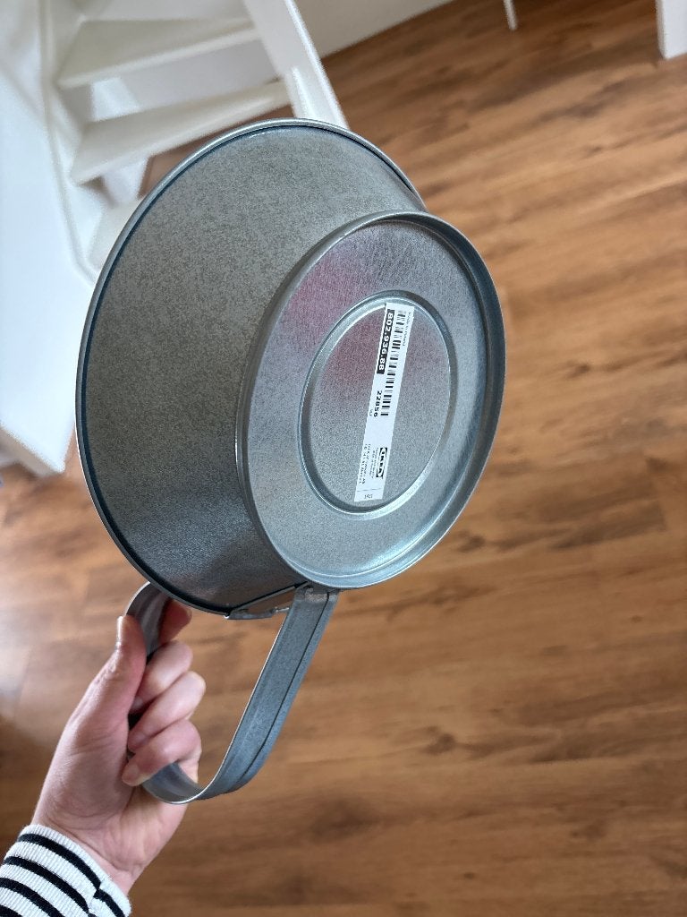 2x IKEA BYSSBY wanddecoratie / metalen pannen – industrieel, Gebruikt, Ophalen of Verzenden, Overige typen, Industrieel