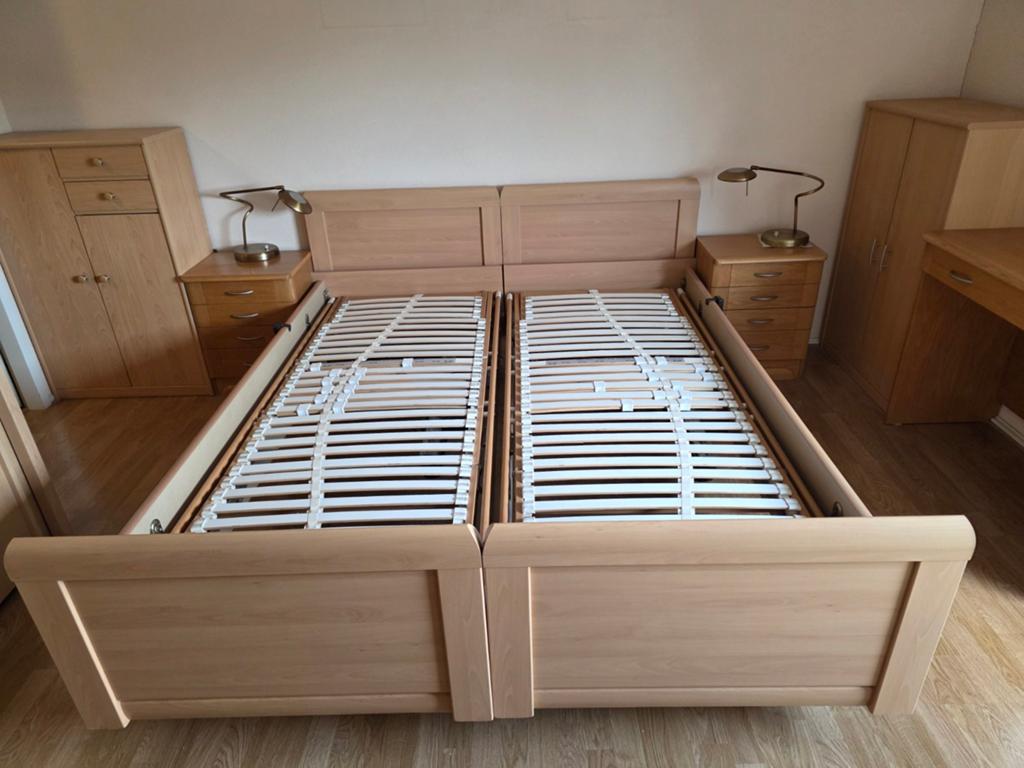 Verstelbaar tweepersoonsbed met complete slaapkamer – beuken, Ophalen, Tweepersoons, Hout, Verstelbaar
