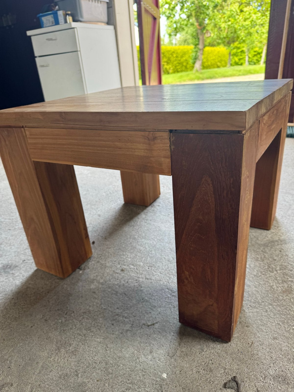 Massief houten bijzettafel - Teakhout, Gebruikt, Ophalen of Verzenden, Minder dan 50 cm, Vierkant