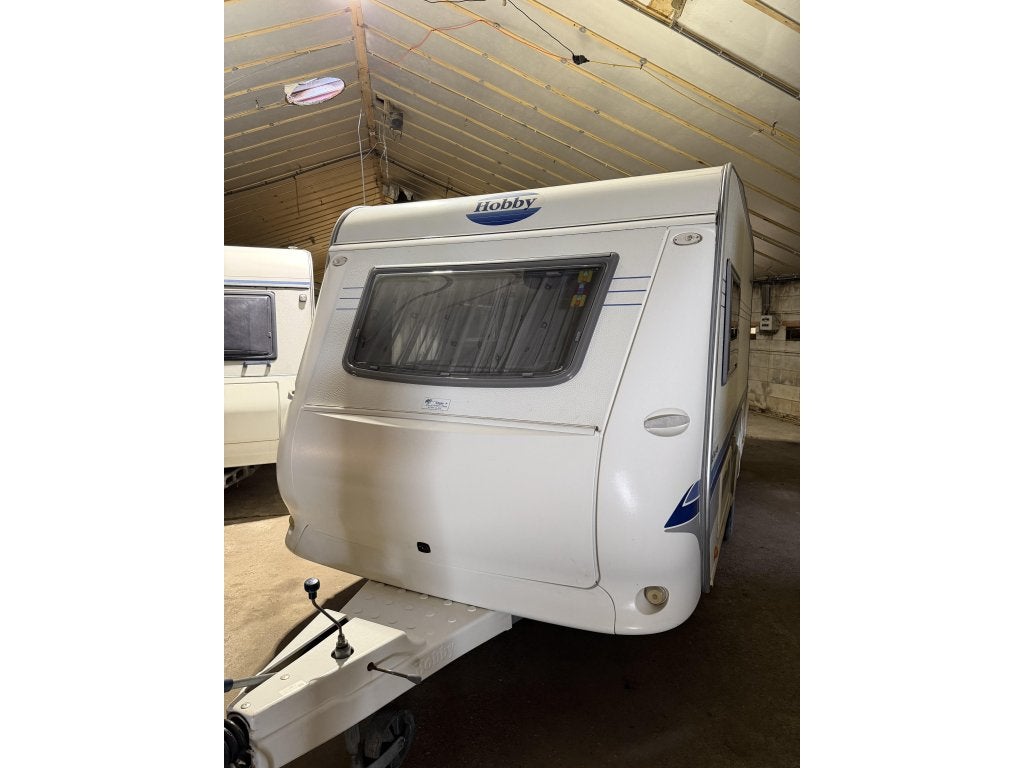 Hobby De luxe Easy 400 KB, Caravans en Kamperen, Ringverwarming, Standaardzit, Dwars-stapelbed, Hobby