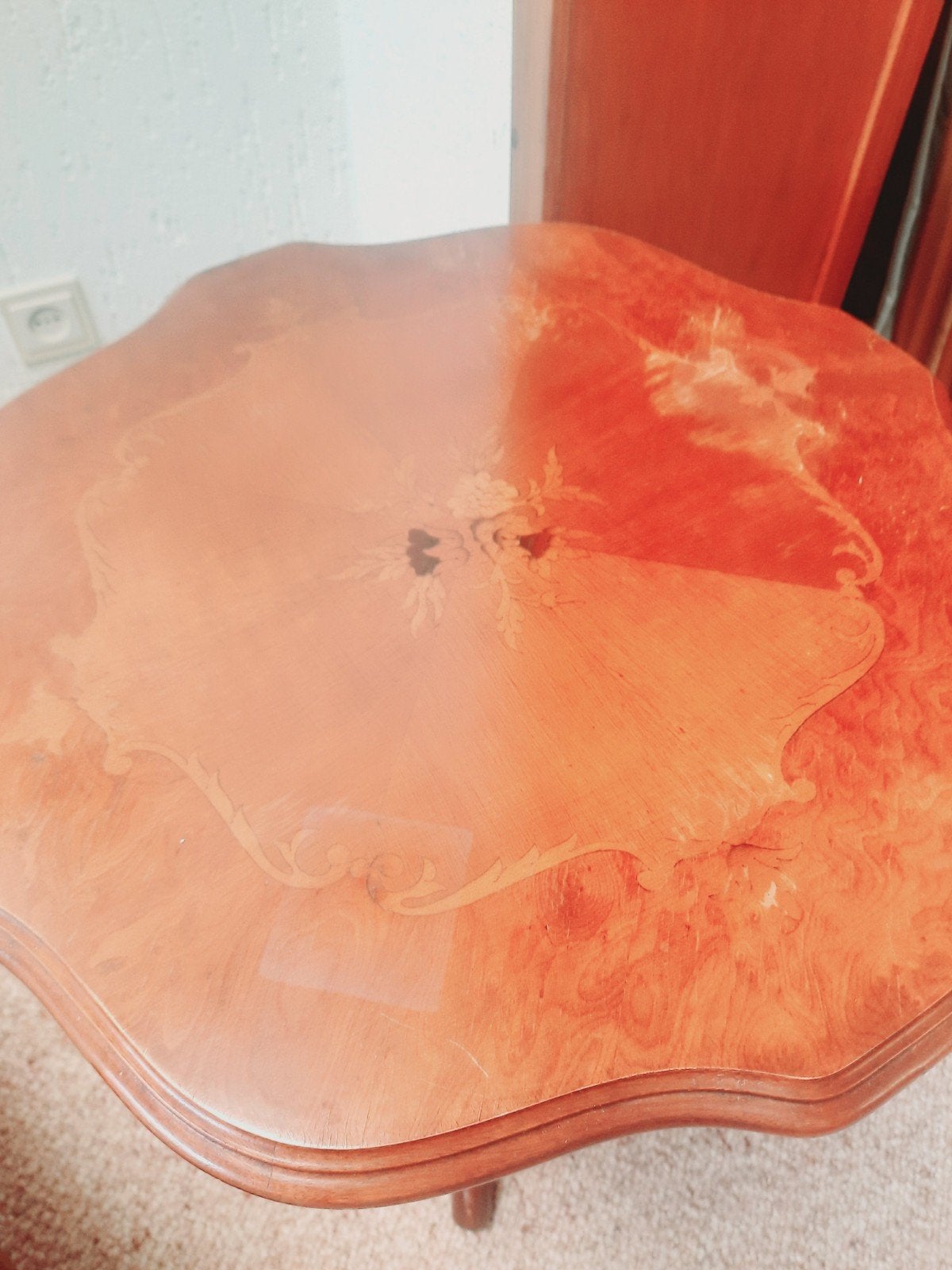 Antieke bijzettafel met inlegwerk, Antiek en Kunst, Ophalen of Verzenden
