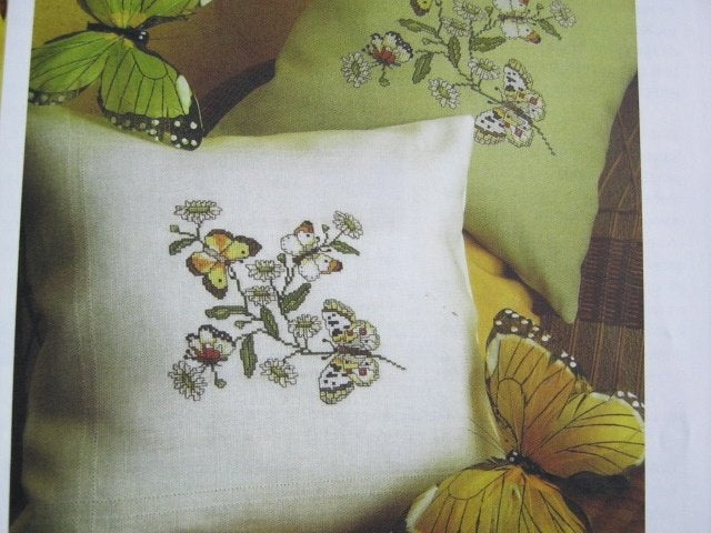 Borduurpatroon  Vlinders en bloemen  nr 8327, Verzenden, Nieuw, Handborduren, Patroon