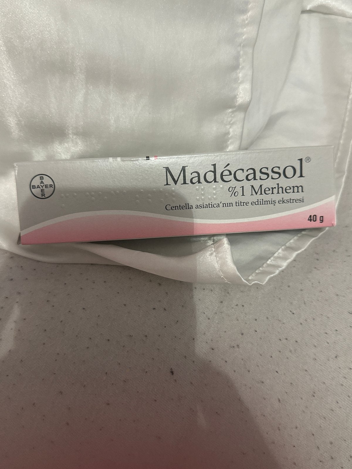 Madécassol %1 Merhem - Centella Asiatica Crème 40g, Sieraden, Tassen en Uiterlijk, Uiterlijk | Lichaamsverzorging, Ophalen of Verzenden