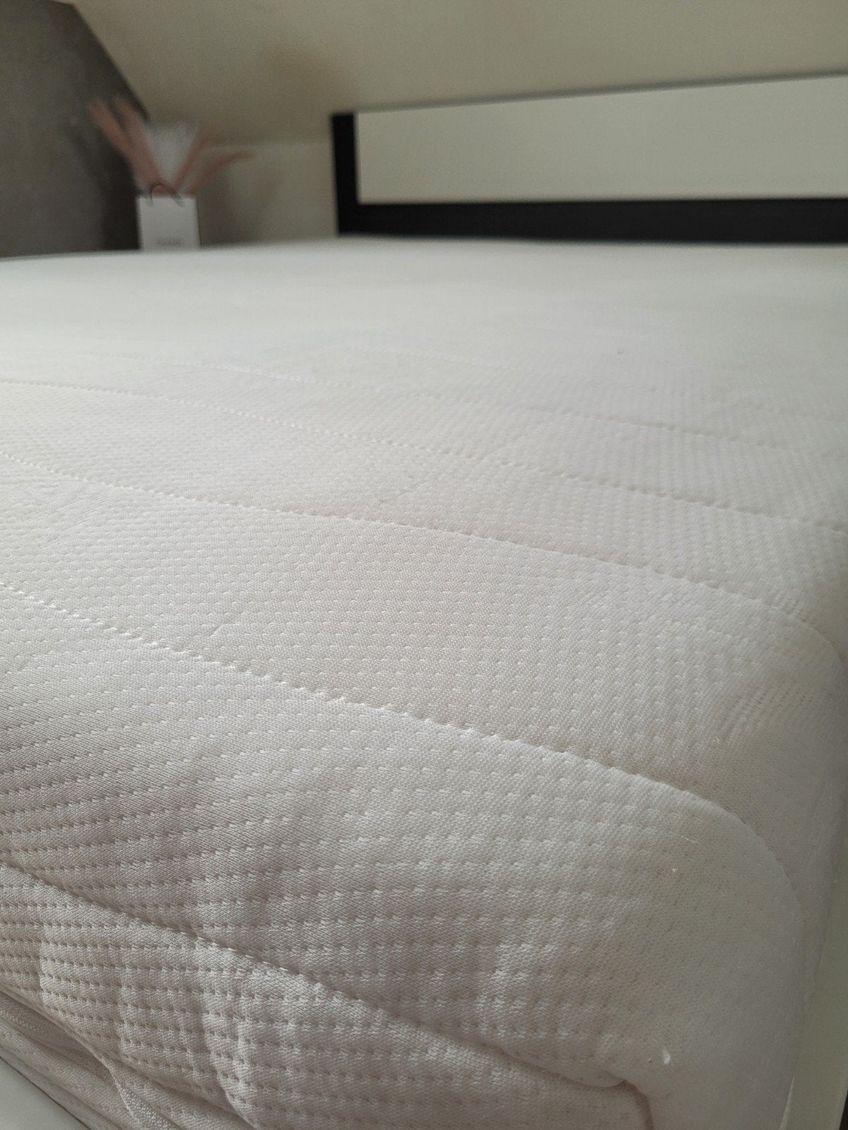 Foto 4 van Tweepersoonsbed 140x200cm met matras en lattenbodem