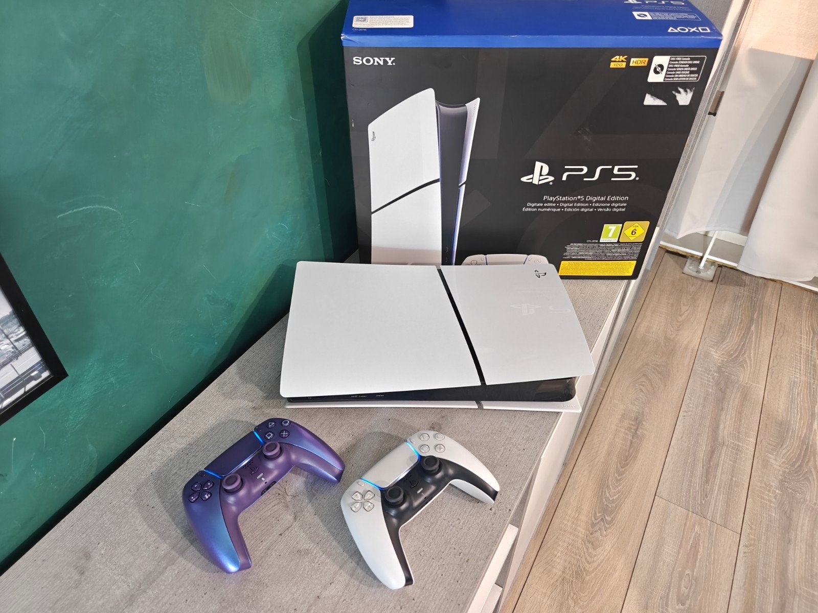 PS5 1TB met 2 controllers, doos en 291 games + PS Plus, Ophalen of Verzenden, Zo goed als nieuw, Playstation 5 Digital