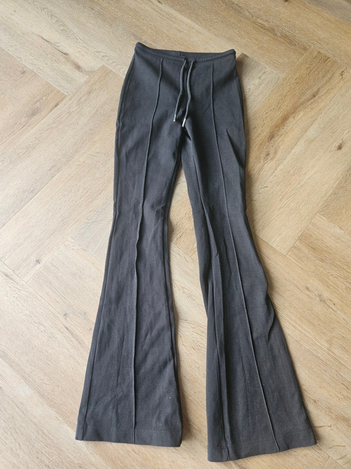 Zwarte flared broek van Zara - Maat S, Ophalen of Verzenden, Maat 36 (S), Gedragen, Zara