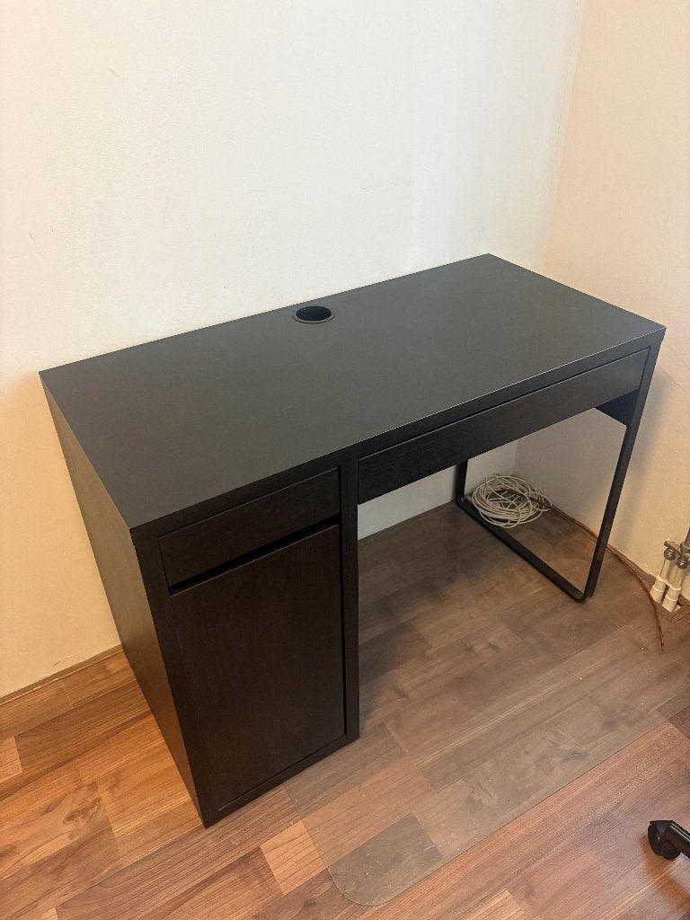 Ikea burau Micke zwart, Ophalen, Gebruikt