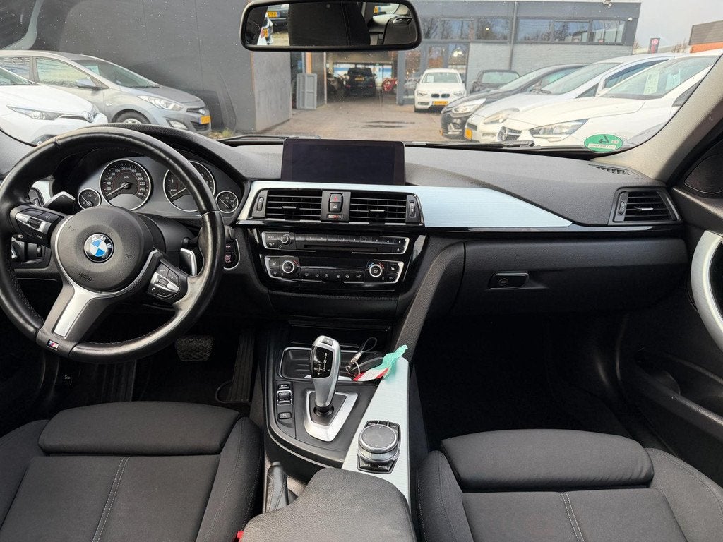 BMW 3-serie 328i M Sport Edition High Executive AUT|NAV|CAM!, Auto's, Automaat, Gebruikt, Euro 6, 4 cilinders