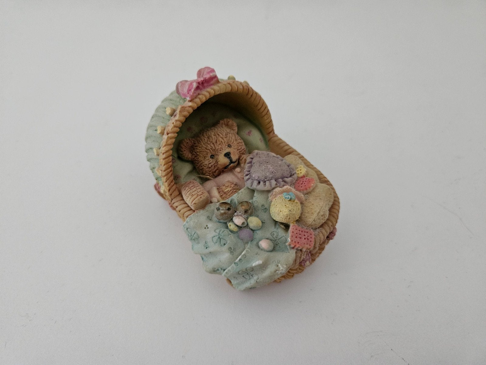 Beeldje: Beertje in Wiegje, Ophalen of Verzenden, Zo goed als nieuw, Beeldje, Cherished Teddies