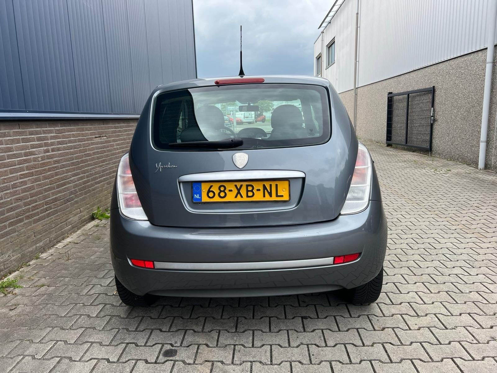 Lancia Ypsilon 1.2 2007 Grijs, Auto's, Voorwielaandrijving, Dealer onderhouden, 400 kg, Origineel Nederlands