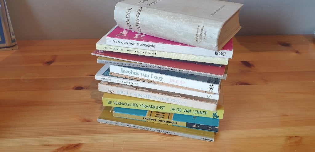 15 verschillende literaire werken van diverse schrijvers., Ophalen of Verzenden