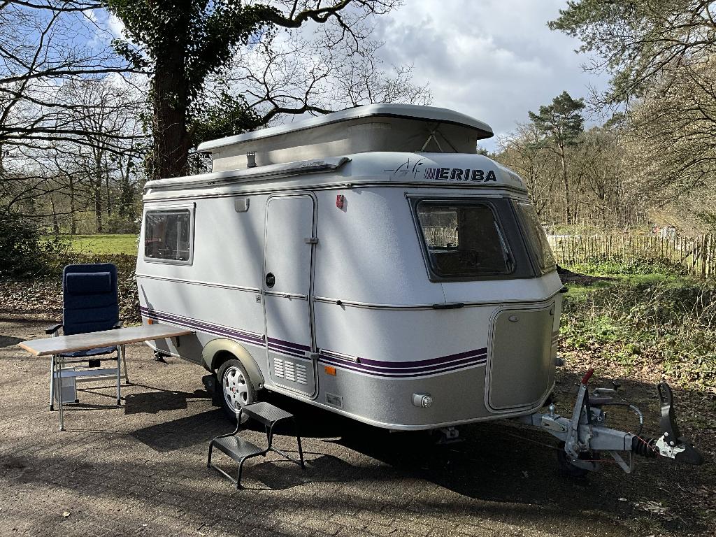 Te Koop: Eriba Touring Triton 410 uit 2000 met MOVER, Standaardzit, Schokbreker, Particulier, 5 tot 6 meter