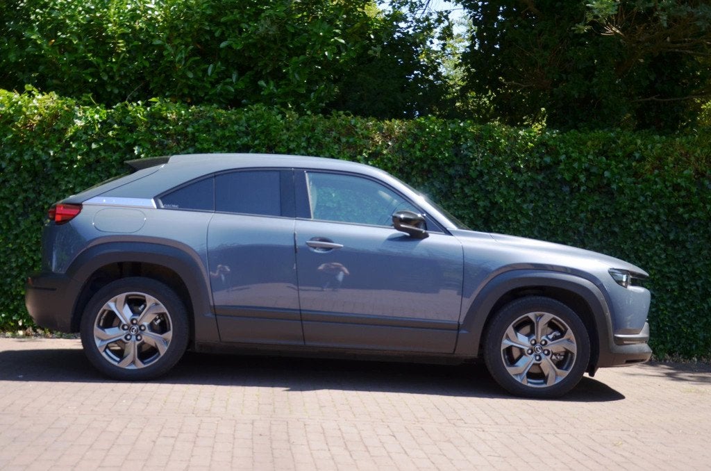 Mazda MX-30 e-SkyActiv 145 First Edition 36 kWh Mazda MX-30, Auto's, Mazda, 145 pk, Stof, Gebruikt, Automatische klimaatregeling