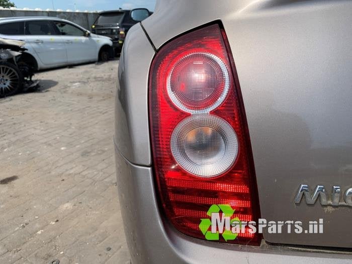 Achterlicht links van een Nissan Micra CC, Gebruikt, -, -, Ophalen of Verzenden
