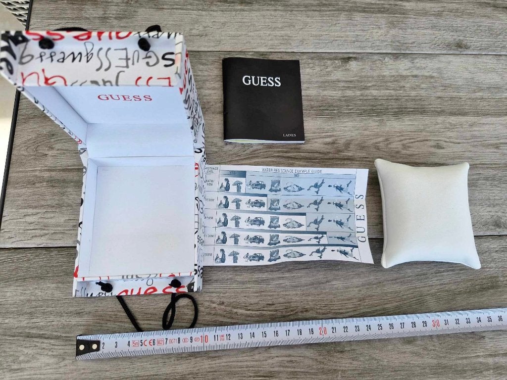 Vintage Guess horlogedoosje,ongeveer 20 jaar oud,collectors, Ophalen of Verzenden, Zo goed als nieuw, Verpakking