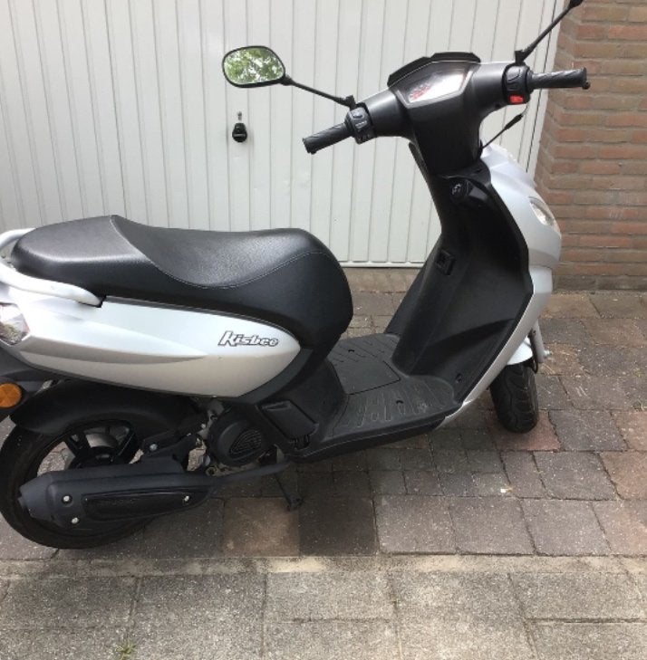Scooter  Peugeot Kisbee, Fietsen en Brommers, Snorfietsen en Snorscooters, Ophalen, Gebruikt, Benzine, Peugeot